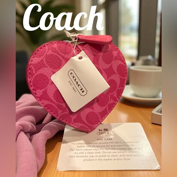 Coach NWT Signature Pink Rose leather Zip-around closure coin purse - Picture 1 of 13
